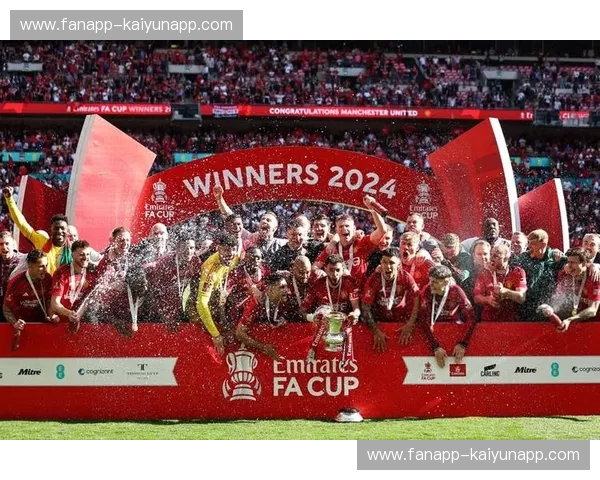 绿茵巅峰的权杖交接：当欧冠之王遇上红魔图腾，欧超杯不仅是豪门暗战